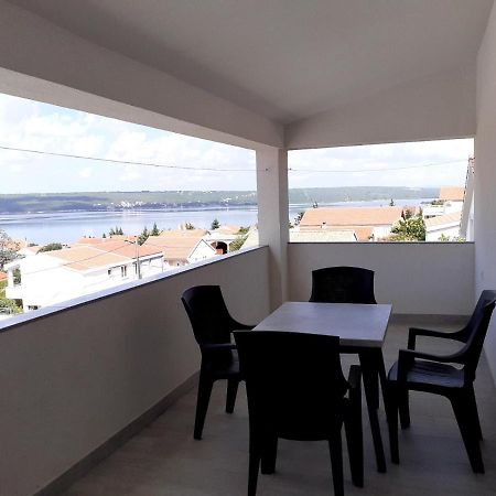 Apartmani Grumf Gornji Karin Eksteriør bilde
