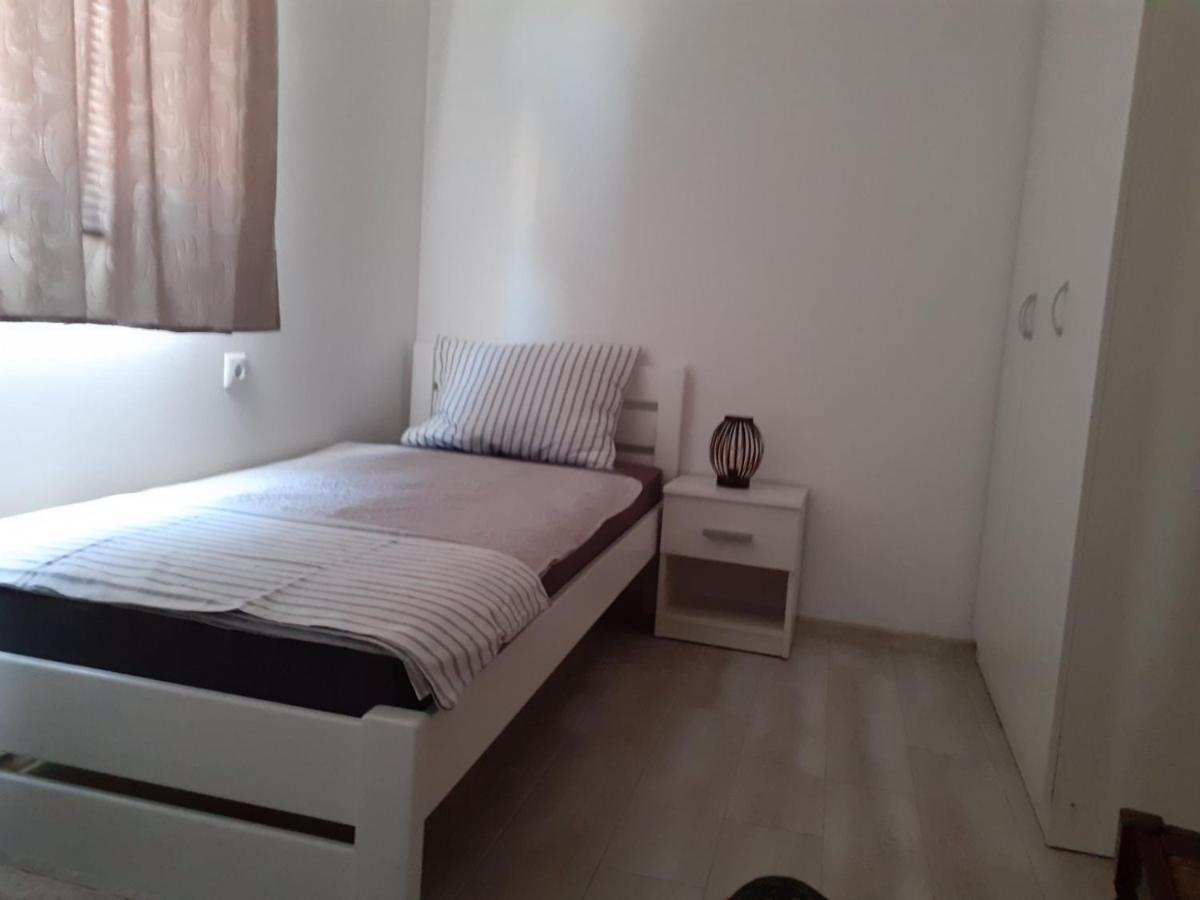 Apartmani Grumf Gornji Karin Eksteriør bilde