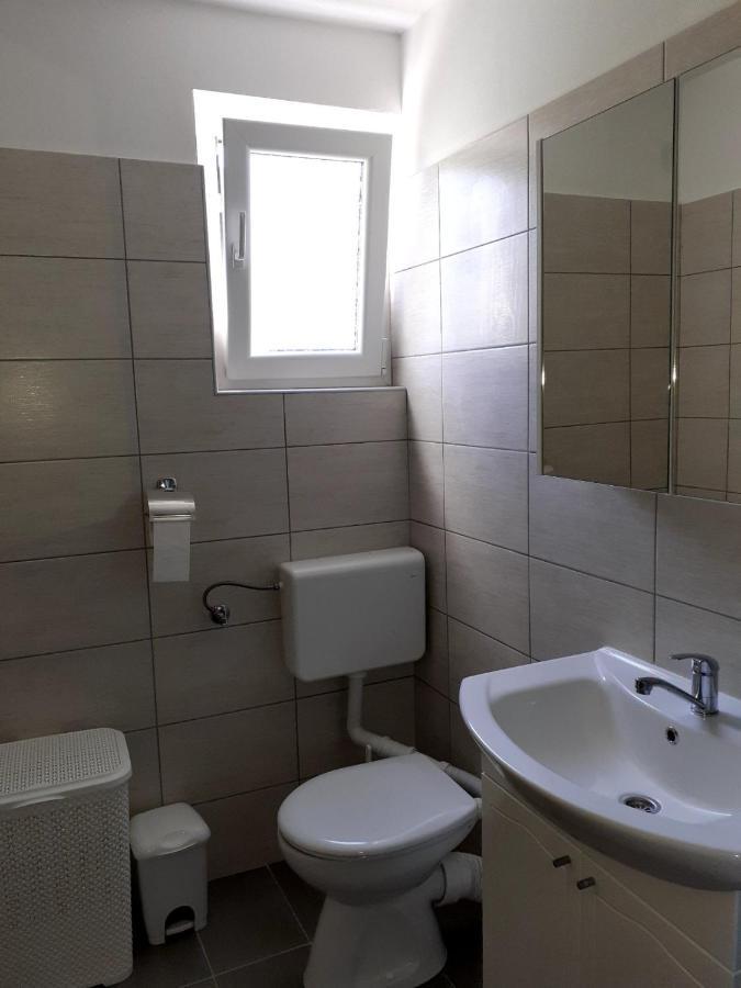 Apartmani Grumf Gornji Karin Eksteriør bilde